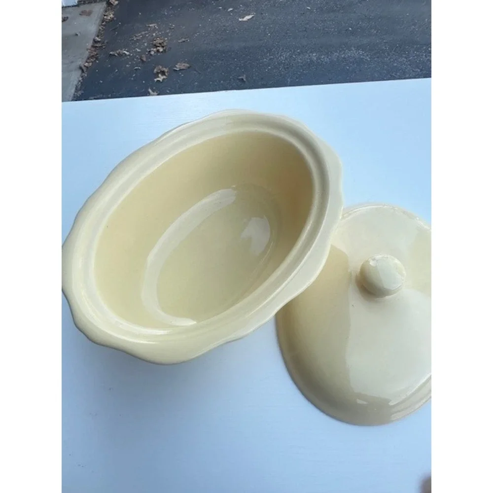 Vintage Yellow Ceramic‎ Oval Casserole Dish with Lid Scalloped Rim Stoneware